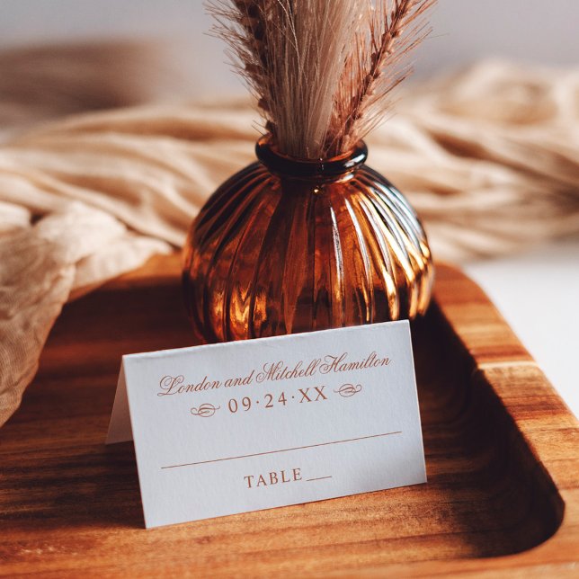 Classic Elegant Terracotta Orange Wedding Monogram Platzkarte (Von Creator hochgeladen)