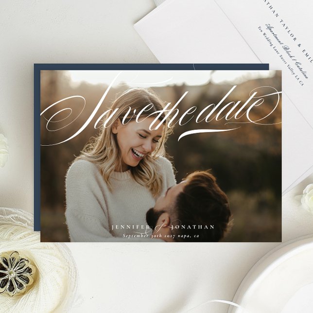 Classic Elegant White Navy Blue Calligraphy Foto Save The Date (Von Creator hochgeladen)