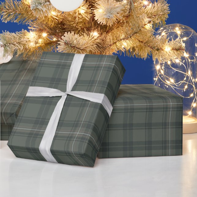 Classic Elegante Olivenweg Grüner Tartan Kariertes Geschenkpapier (Feiertage)