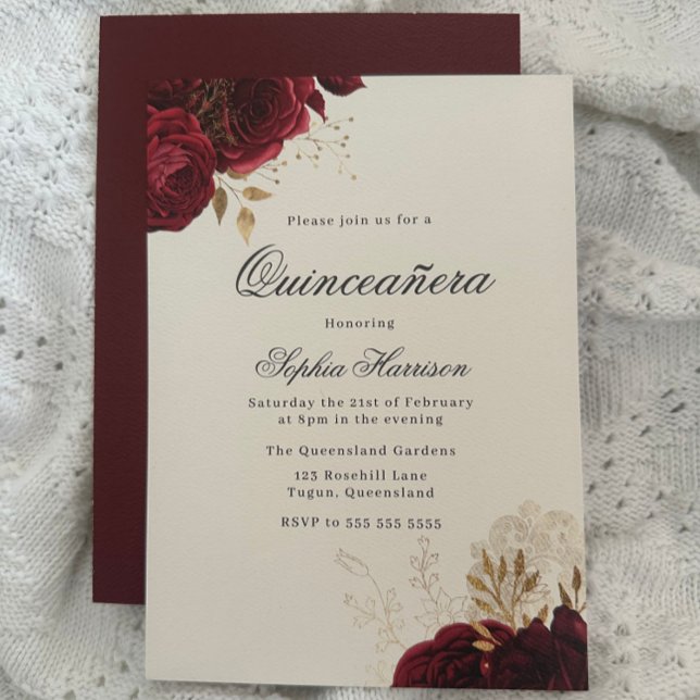 Classic Elegante Rote Rose & Gold Quinceanera Einladung (Von Creator hochgeladen)