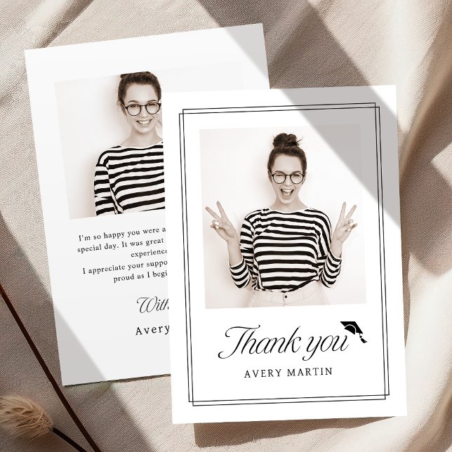 Classic Framed Elegant Script Photo Graduation Dankeskarte (Classic Framed Elegant Script Photo Graduation Thank You Card)