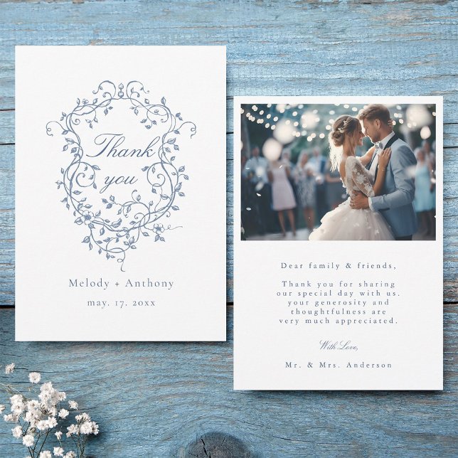 Classic French Blue Floral Wappen Wedding Foto Dankeskarte (Front & Back)