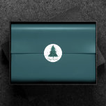 Classic Frohe Weihnachten | Bold Kelly Green Tree Runder Aufkleber<br><div class="desc">Die Saison für Dekoration und Unterhaltung! Moderner, düsterer und launischer abstrakter Ferienbaum und handgeschriebener "Frohe Weihnachten" in einer reichen, luxuriösen Palette. Dieses elegante festliche Design zeichnet sich durch einen funkelnd Whirlpool mit einem frisch gestrichenen Spritzer aus, der mit Imitaten aus metallischem Glitzer verstärkt wird. Für andere Farben oder passende Produkte...</div>