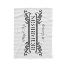 Classic Gray Acanthus Leaf Monogram Eleganter Stre