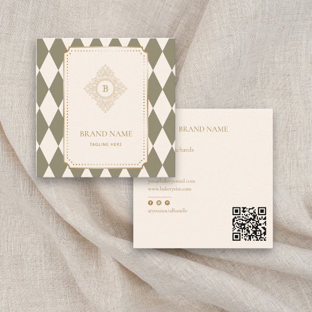 Classic Green & Ivory Argyle Monogram Gold Accent  Quadratische Visitenkarte (Von Creator hochgeladen)