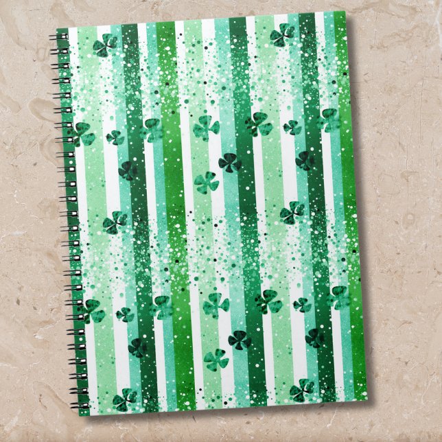 Classic Green White Vertical Stripes Shamrocks Notizblock (Von Creator hochgeladen)