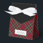 Classic Holiday Red Tartan Geschenk Geschenkschachtel<br><div class="desc">Diese charmante Geschenkboxen mit einem karierten,  klassischen Rottartan-Muster ist ideal für Weihnachten oder für jeden Anlass. Die Vorderseite hat ein Etikett,  das "Handmade with Liebe by" und Ihren Namen lautet. Diese Box ist ideal für kleine Geschenke,  Gefallen oder hausgemachte Leckereien.</div>