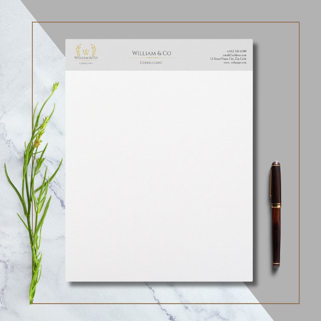 Classic Laurel Wreath Gray Gold Monogram Briefbogen (Von Creator hochgeladen)