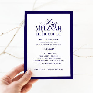 Classic Luxe   Elegant Blau und Weiß Bar Mitzvah Einladung