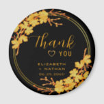 Classic Luxury Black & Gold Wedding Vielen Dank Magnet<br><div class="desc">Die Classic Luxury Black & Gold Floral Wedding bedankt sich bei Ihnen für die luxuriöse Schwarz-Gold-Palette, mit einem atemberaubenden goldenen Blumenmuster und modernem Typografie-Set vor schwarzem Hintergrund, das Eleganz und Eleganz ausstrahlt. Von dieser Seite aus können Sie die Sammlung sehen, um passende Produkte zu finden. -Zeile Anpassen mit dem Text...</div>