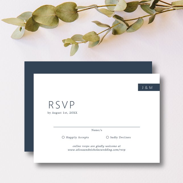 Classic Minimal Navy Blue & White Monogram Wedding RSVP Karte (Von Creator hochgeladen)