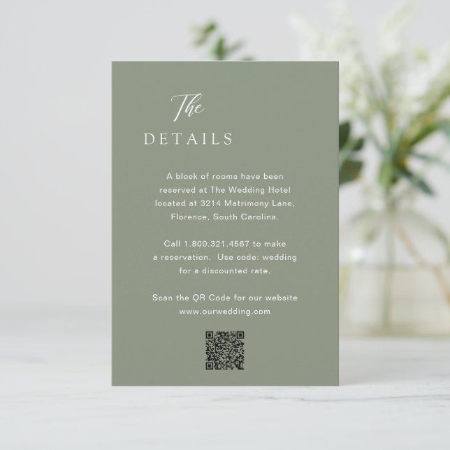 Classic Mute Green QR Code Elegante Hochzeit Begleitkarte (Stehend Vorderseite)