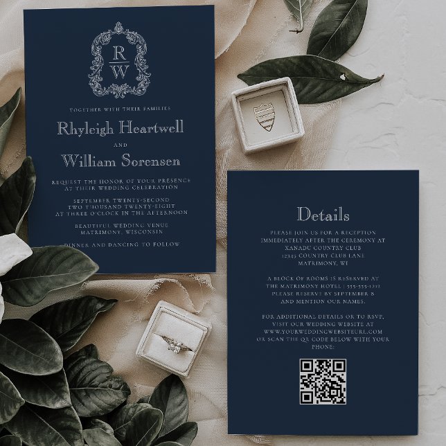 Classic Navy Blue Monogram Crest QR Code Wedding Einladung (Von Creator hochgeladen)