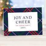 Classic Navy Blue Tartan Kariert Joy and Cheer Feiertagskarte<br><div class="desc">Stilvoll gefaltete Urlaubskarte mit klassischem marineblau, Jägergrün und rotem Tartan kariertes Muster mit elegantem "Joy and Cheer" Text mit Familiennamen und Jahr, der völlig personalisiert sein kann. Eine benutzerdefinierte Skriptmeldung ist auch auf der Innenseite der Karte enthalten. Personalisieren Sie mit Ihrem bevorzugten Text - eine großartige Möglichkeit, besondere Erinnerungen aus...</div>