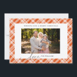 Classic Orange Tartan Kariert Zwei Fotos Weihnacht Feiertagskarte<br><div class="desc">Verweilen Sie in dieser Saison mit unserer Classic Adorable Orange Tartan Kariert Custom Fotos Weihnachtskarte. Mit einem zeitlosen, hellbraunen Gingham-karierten Design ist diese Karte ideal, um Ihr LieblingsFoto zu präsentieren und eine wirklich persönliche Touch zu schaffen. Die Word Liebe ist in Kalligraphie Schriftart für einen sehr einzigartigen Stil. Die Kartenrückseite...</div>