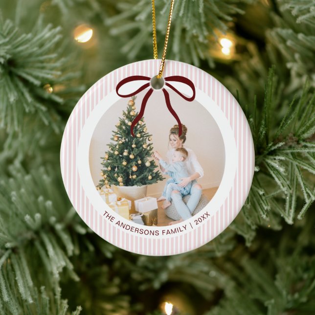 Classic Pink Stripes Red Bow Christmas Keramik Ornament (Baum)