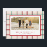 Classic Red Kariert Christmas Card Feiertagskarte<br><div class="desc">Verbringen Sie einen zeitlosen Urlaubsstil mit unserer klassischen Weihnachtskollektion in einem karierten, roten und grünen Design. Diese Designs sind perfekt geeignet, um feierlichen Beifall zu vermitteln, und rufen Wärme und Nostalgie hervor. Ideal für Karten, Einladungen und saisonale Dekoration. Personalisieren Sie jedes Objekt, um Ihren Feierlichkeiten eine gemütliche, klassische Touch hinzuzufügen....</div>