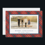 Classic Red Kariert Christmas Card Feiertagskarte<br><div class="desc">Verbringen Sie einen zeitlosen Urlaubsstil mit unserer klassischen Weihnachtskollektion in einem karierten, roten und grünen Design. Diese Designs sind perfekt geeignet, um feierlichen Beifall zu vermitteln, und rufen Wärme und Nostalgie hervor. Ideal für Karten, Einladungen und saisonale Dekoration. Personalisieren Sie jedes Objekt, um Ihren Feierlichkeiten eine gemütliche, klassische Touch hinzuzufügen....</div>