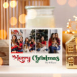 Classic Simple Frohe Weihnachten Vier Foto<br><div class="desc">Feiern Sie die Saison mit dieser einzigartigen, klassischen, einfachen Frohen Weihnachten vier Foto-Urlaubskarte mit einer Touch von Vintagem Charme. Das minimalistische Design präsentiert eine elegante Rot-Grün-Farbpalette, die den gemütlichen Geist des Winters widerspiegelt. Seine moderne und lustige Anziehungskraft, gepaart mit der traditionellen Formulierung, schafft ein perfektes Gleichgewicht zwischen Kühnheit und Klasse....</div>