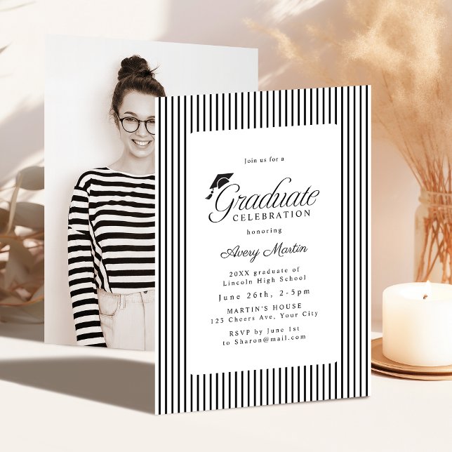 Classic Striped Elegance Script Photo Graduation Einladung (Classic Striped Elegance Script Photo Graduation Invitation)