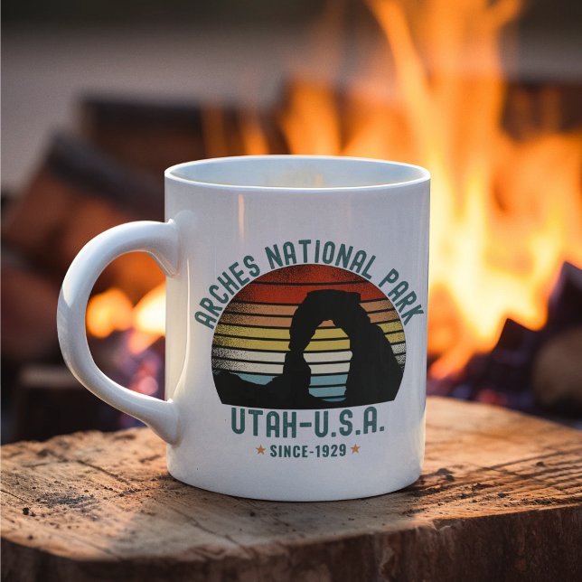 Classic Sunset over Arches Park, Utah Kaffeetasse (Von Creator hochgeladen)