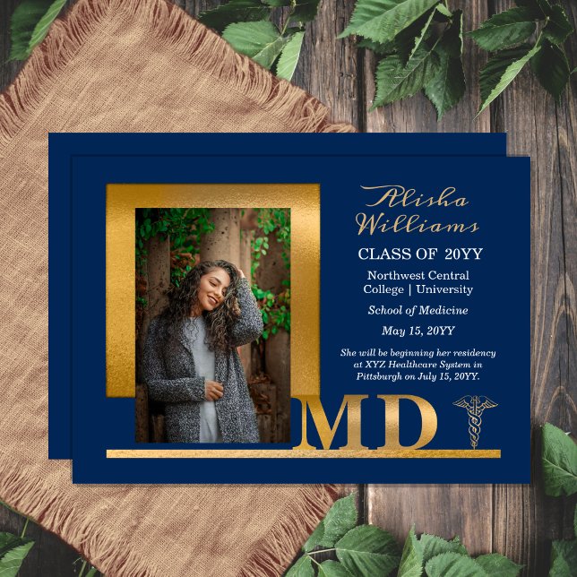 Classy Elegant Gold MD Caduceus 1 Foto Blau Ankündigung (Classy Elegant Gold Tone and Blue "MD" Doctor Physician Caduceus One Photo Graduation Announcement )