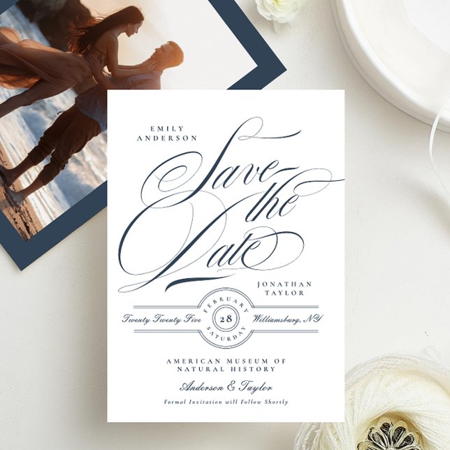 Classy Elegant Navy Blue Calligraphy Foto Back Save The Date (Von Creator hochgeladen)