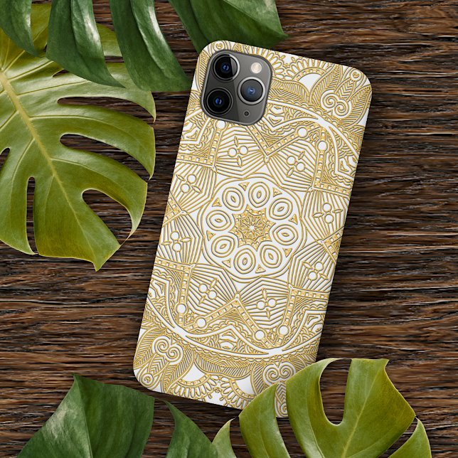 Classy Gold Mandala Art Pattern auf Weiß iPhone 16 Pro Max Hülle (Von Creator hochgeladen)
