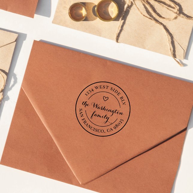 Classy Heart Logo Familienname Runde Rücksendeadre Permastempel (Von Creator hochgeladen)