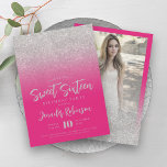 Classy Silver Hot Pink Glitzer Foto Sweet 16 Einladung<br><div class="desc">Elegantes 16 . Geburtstag Birthday Party Einladungsvorlage mit Silver Sparkle Glitzer Motiv,  individuelles Foto & modernes Typografie-Skript.</div>
