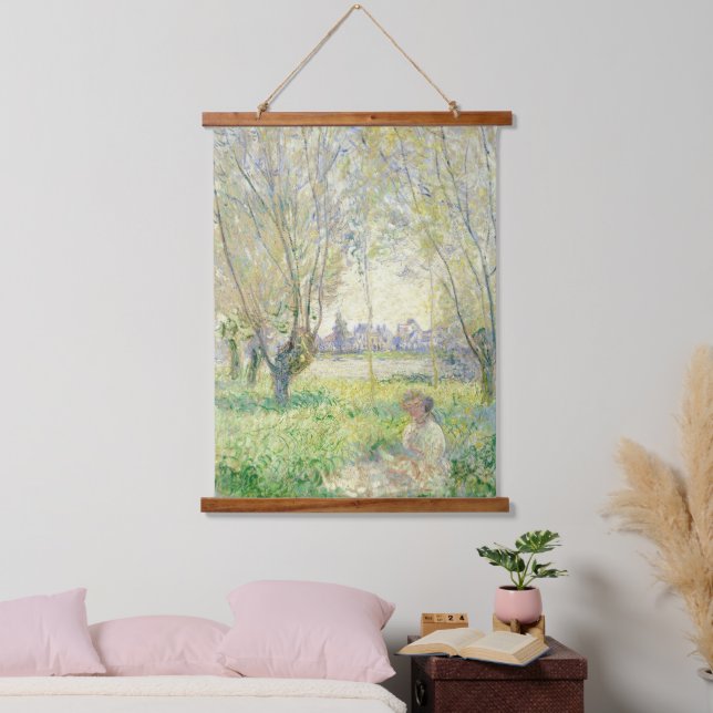 Claude Monet Art Women sitzt unter Willow Wandteppich Mit Holzrahmen (Schlafzimmer)