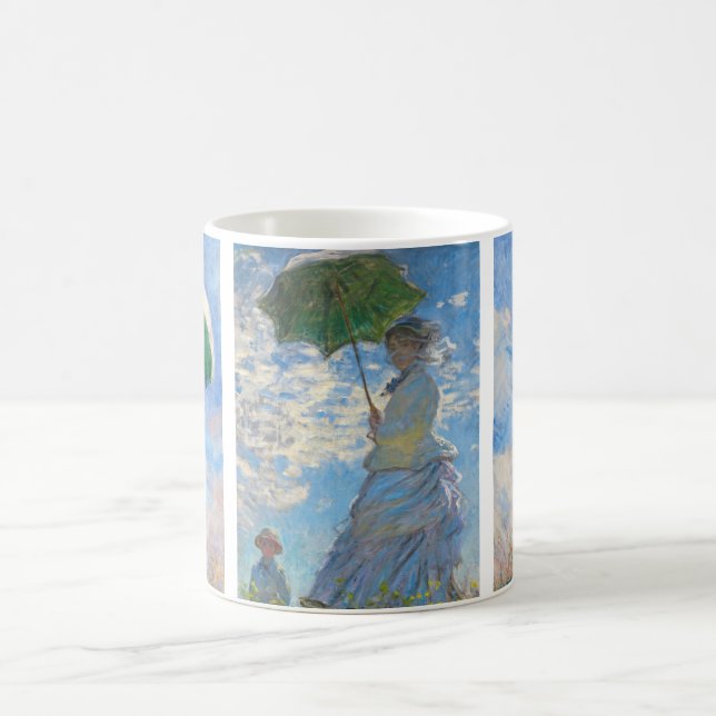 Claude Monet - Frau mit einer Reihe von Parasolen Kaffeetasse (Mittel)