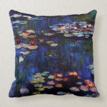 Claude Monet-Wasser-Lilien Kissen<br><div class="desc">Meisterwerk der feinen Kunst durch Claude Monet (1840 - 1926) seine populären Landschaftsmalerei Wasser-Lilien kennzeichnend basiert auf Intensität von Blauem,  von Grünem und von Lila. Sie stellt ein schönes Kissen für Impressionismusliebhaber und -jeder her,  der wirkliche schöne Kunst schätzt.</div>