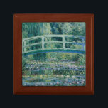 Claude Monet - Wasser-Lilien und japanische Brücke Schmuckschachtel<br><div class="desc">Wasser-Lilien und japanische Brücke durch Claude Monet, 1899. Claude Monet war ein Gründer der französischen Impressionistmalerei und der konsequenteste und reichste Praktiker der Philosophie der Bewegung des Ausdrückens von irgendjemandes Vorstellungen vor Natur, besonders in Bezug auf Pleinluft Landschaftsmalerei. Der Ausdruck "Impressionismus" wird vom Titel seinem Malerei Eindruck abgeleitet, das levant...</div>