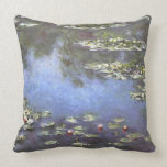 Claude Monet, Water Lilies, 1906, Blue Kissen<br><div class="desc">Kissen mit dem Claude Monet Kunstgemälde namens "Water Lilies". "Water Lilies", ein Gemälde aus dem Jahre 1906, ist ein Gemälde mit weißen und rosa Seerosen auf einem grünen und blauen Hintergrund. Personalisierbar.</div>