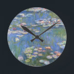 Claude Monet // Water Lilies Runde Wanduhr<br><div class="desc">Water Lilies ist eine Reihe von etwa 250 Ölgemälden des französischen Impressionisten Claude Monet (1840-1926). Die Gemälde zeigen Monets Blumengarten in Giverny und standen im Mittelpunkt der künstlerischen Produktion Monets in den letzten dreißig Jahren seines Lebens.</div>