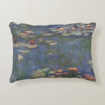 Claude Monet - Water Lilies Zierkissen<br><div class="desc">Water Lilies von Claude Monet, 1916. Claude Monet war Gründer der französischen Impressionistischen Malerei und der beständigste und produktivste Praktizierende der Philosophie der Bewegung, seine Wahrnehmungen vor der Natur zu äußern, vor allem, wie sie auf Landschaftsmalerei in der Luft angewandt werden. Der Begriff "Impressionismus" leitet sich aus dem Titel seines...</div>
