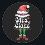 Claus Couples Matching Christmas Pajamas Kurz Runder Aufkleber<br><div class="desc">Sie suchen gemütliche Valentiniergeschenke für jemanden? Für diese besondere Liebe in deinem Leben. Auch ein passendes Paar für ein Foto am 14. Februar. Zeige, wie viel du sie Liebe, nicht nur an diesem Valentinstag, sondern auch jeden Tag. Feiern Sie Liebe mit unserem Valentinstag T - Shirt. Mit einem stilvollen und...</div>