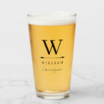 Clean Timeless Monogram Trauzeuge Glas<br><div class="desc">Mit Monogramm Bierglas für Ihren Trauzeuge mit seinem ersten Auftritt in einem einfachen, minimalistischen Design und seiner Rolle in der Hochzeitsfeier in einem lässigen Drehbuch.</div>