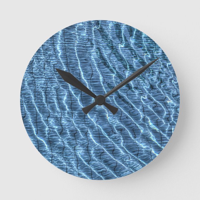 Clear Blue Water Ripples Runde Wanduhr (Vorderseite)