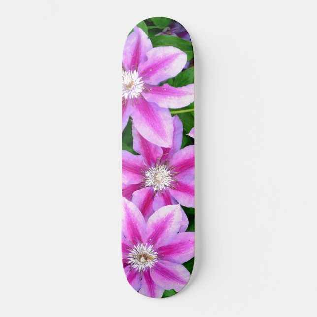 Clematis, rosa Blume Skateboard (Vorderseite)