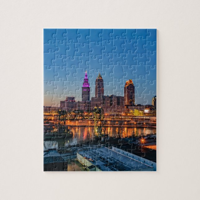 Cleveland-Skyline am Sonnenuntergang (Vertikal)