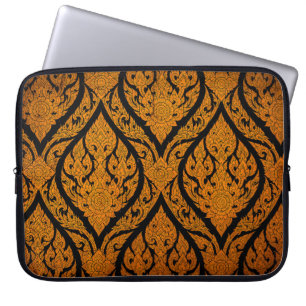 Closeup Thai pattern carving lotus picture at door Laptopschutzhülle