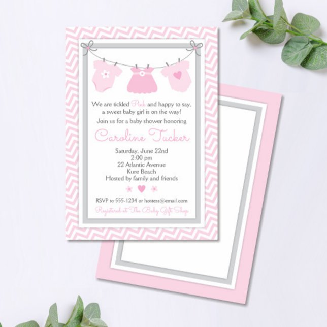 Clothesline Baby Dusche Einladung pink und grau (Pink Clothesline with Baby Clothes Baby Girl Shower Invitation)