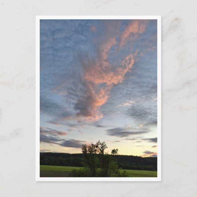 Clouds are magical postkarte (Vorderseite)