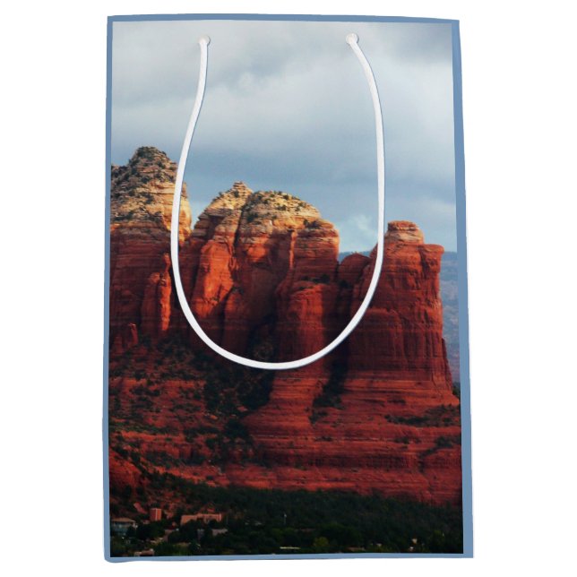 Cloudy Coffee Pot Rock in Sedona Arizona Mittlere Geschenktüte (Vorderseite)
