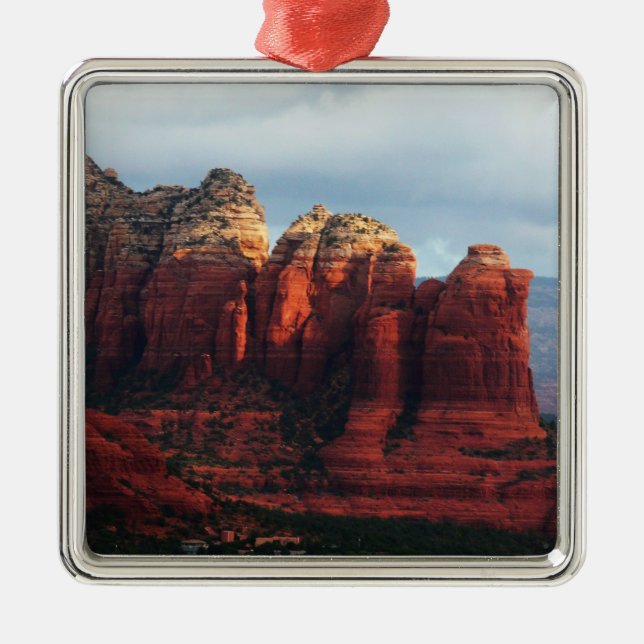 Cloudy Coffee Pot Rock in Sedona Arizona Ornament Aus Metall (Vorne)