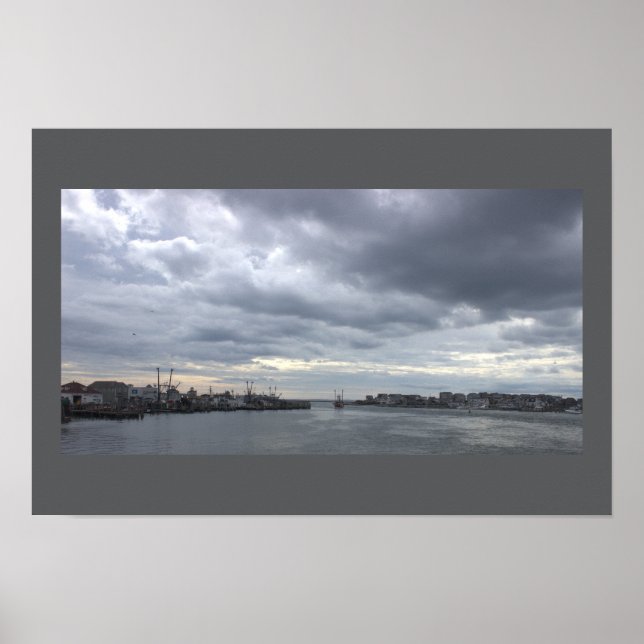 Cloudy Day Waterscape Photo Poster (Vorne)