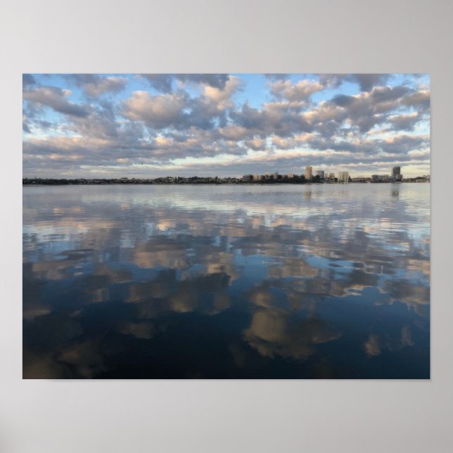 Cloudy Reflection  Poster (Vorne)