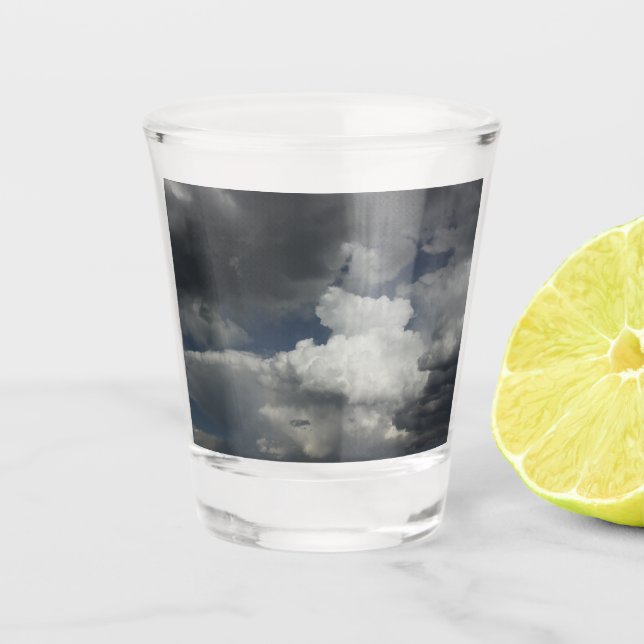 Cloudy Sky Schnapsglas (Vorderseite)